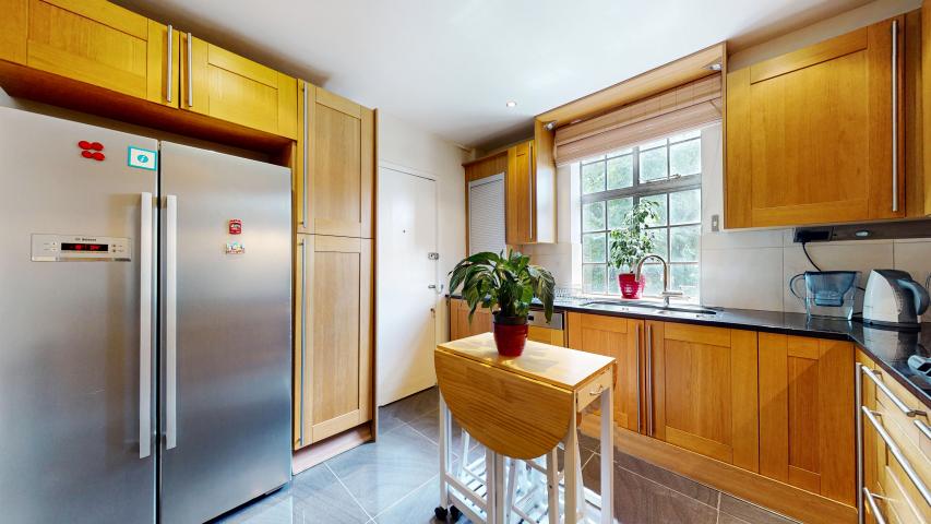Stunning Apartment Frognal Lane, Hampstead